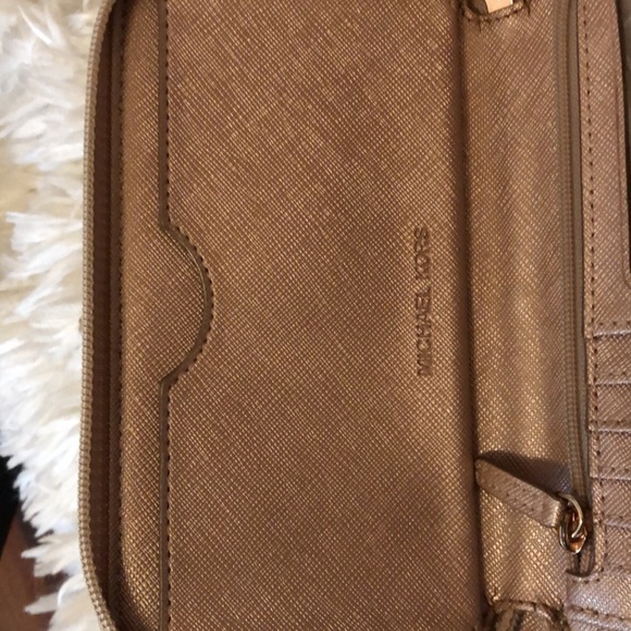 Rose Gold Michael Kors Wallet - Picture 5 of 7